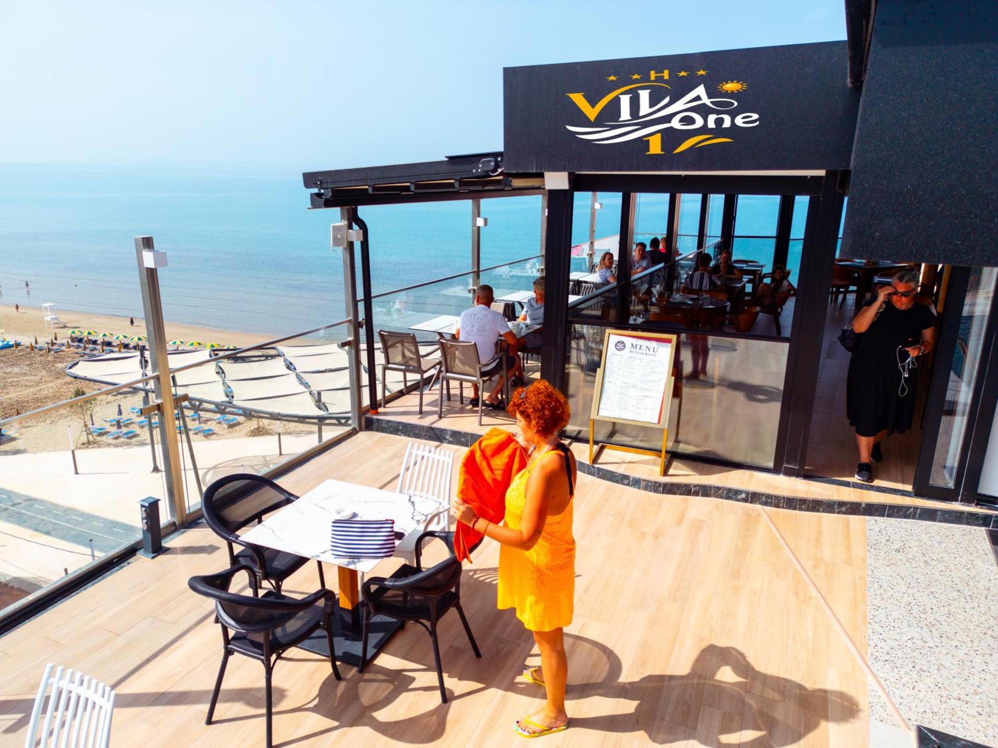 Vila One Beach Hotel Durres Exterior photo